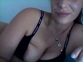 MarieeSugar naked stripping on cam for live sex video chat