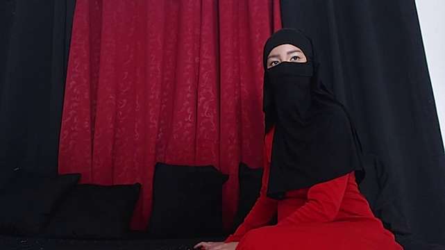 _Arab_Girls_2 naked stripping on cam for live sex video chat