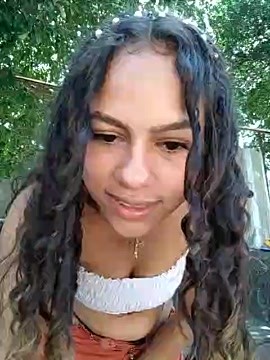 ashley_LEO_PERVETED naked stripping on cam for live sex video chat
