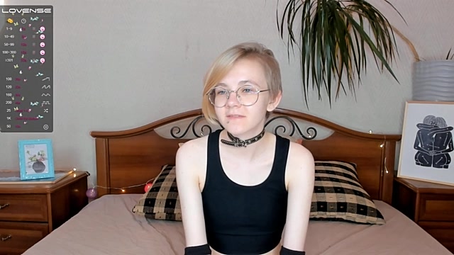 JuIiaJones naked stripping on cam for live sex video chat