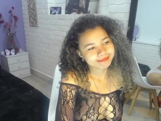 Emma-cute naked Live Sex Chat Room