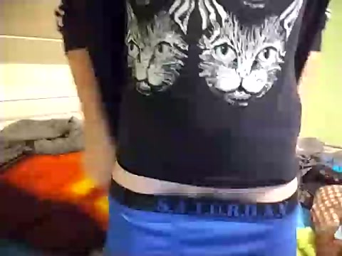 Geile-Luna naked stripping on cam for live sex video chat