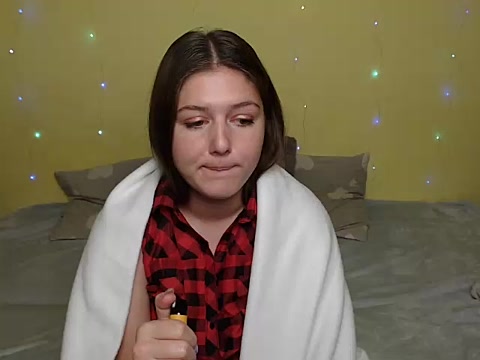 Nikole_Hilton naked stripping on cam for live sex video chat