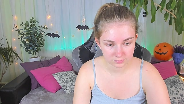AmySky_ naked stripping on cam for live sex video chat