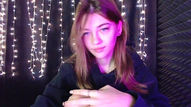 DragonKate naked stripping on cam for live sex video chat