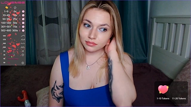 Evahadson naked stripping on cam for live sex video chat