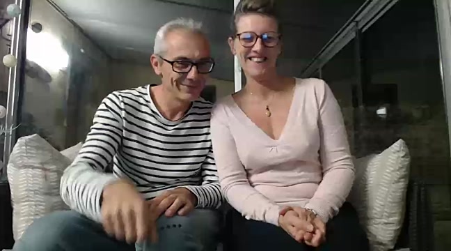 enjoypleasure naked stripping on cam for live sex video chat