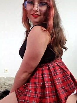 Marilynvonfox naked stripping on cam for live sex video chat