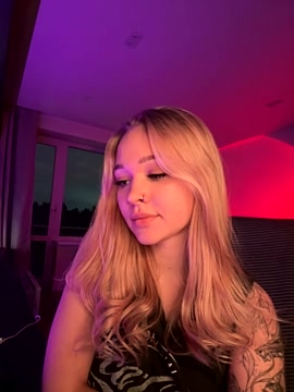 Amaryllis naked stripping on cam for live sex video chat