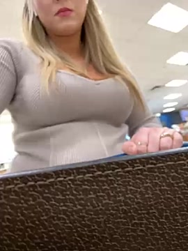 ohmanitsmandy naked stripping on cam for live sex video chat