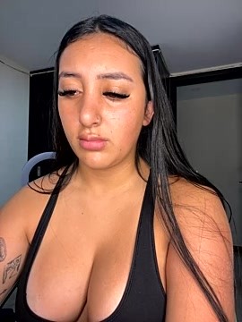 Hannahoff naked stripping on cam for live sex video chat