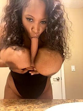 heythickness naked stripping on cam for live sex video chat