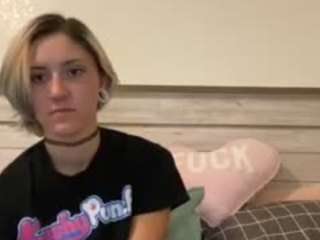 itty-cid naked Live Sex Chat Room