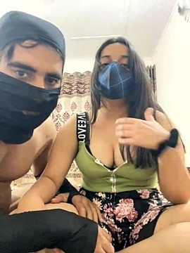 lustyyCouple naked stripping on cam for live sex video chat