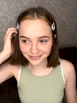 Melica_Diamond naked stripping on cam for live sex video chat