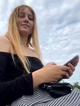 Sesi_Sem naked stripping on cam for live sex video chat