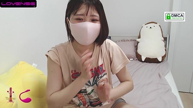 SUZU_ naked stripping on cam for live sex video chat
