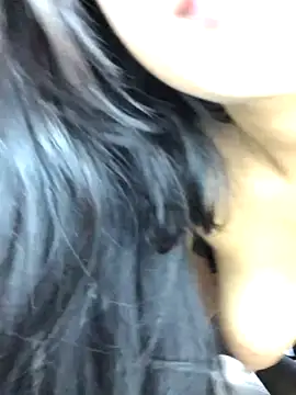 Amandahoney5 naked stripping on cam for live sex video chat