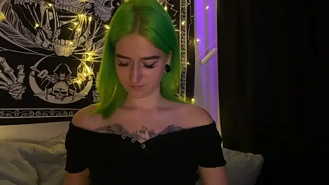 _drugidiot_ naked stripping on cam for live sex video chat