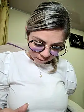 Emily_Naughty_Assistant_ naked stripping on cam for live sex video chat