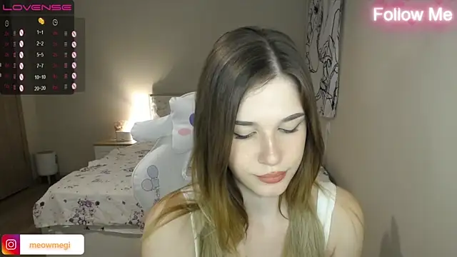 Hello_Kittyyyy naked stripping on cam for live sex video chat