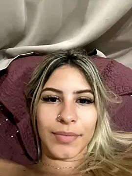 lariii_escobarr naked stripping on cam for live sex video chat