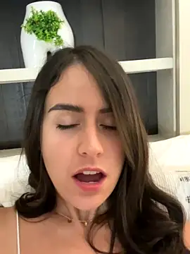 Wetbabygirlxo naked stripping on cam for live sex video chat