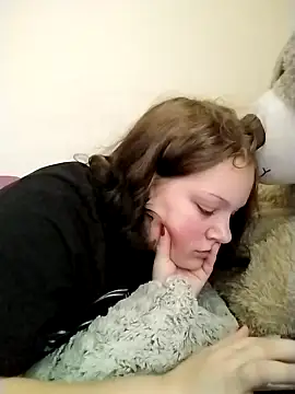 BabyHoneyyy69 naked stripping on cam for live sex video chat
