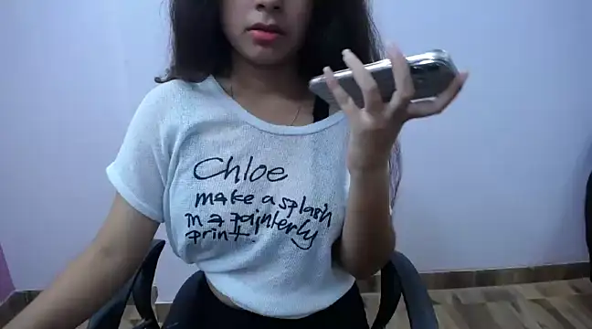 Cuttie-Pie naked stripping on cam for live sex video chat