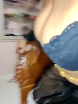 its_Priya__ naked stripping on cam for live sex video chat