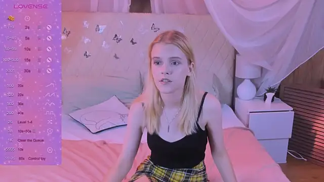 KeitTrois naked stripping on cam for live sex video chat