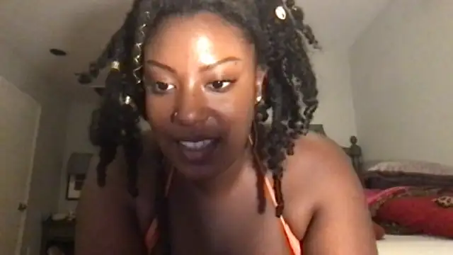Medusa232 naked stripping on cam for live sex video chat