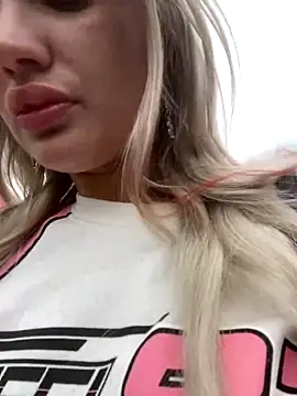 Sextazy naked stripping on cam for live sex video chat
