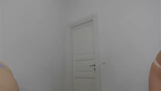 twinky_chiks naked stripping on cam for live sex video chat