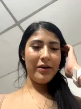 Ashley-Cutte- naked stripping on cam for live sex video chat