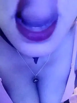 Cutix-girl naked stripping on cam for live sex video chat