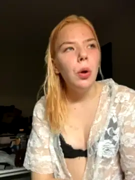 juliaundadem naked stripping on cam for live sex video chat