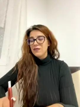 NadiraNoor naked stripping on cam for live sex video chat