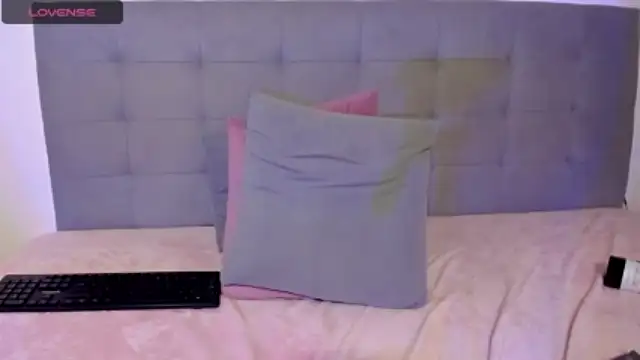 river_21 naked stripping on cam for live sex video chat