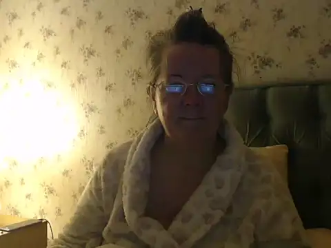 sexy_lamaya naked stripping on cam for live sex video chat