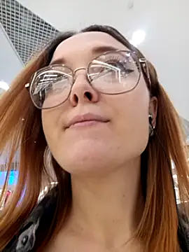 Shine-Diamond naked stripping on cam for live sex video chat