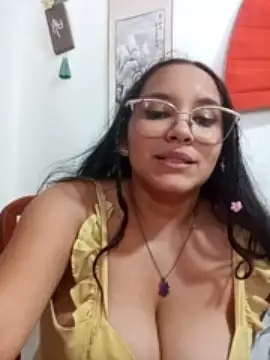 Sweetsin2 naked stripping on cam for live sex video chat