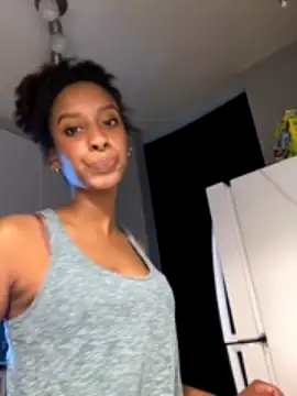 brownskingirll naked strip on cam for live sex video chat
