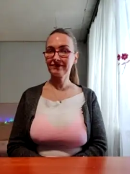 Evelina_cute naked strip on cam for live sex video chat
