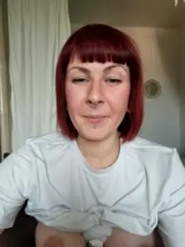 Jenna-Lia naked strip on cam for live sex video chat
