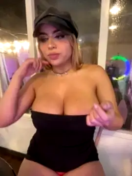 MiaWhitePinkk_ naked strip on cam for live sex video chat
