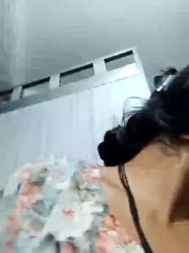 Muskaan_Bhabhi naked strip on cam for live sex video chat