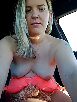 naughtyhollyxxxx naked strip on cam for live sex video chat