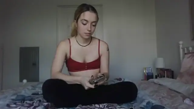 princesschloequinn naked stripping on cam for live sex video chat