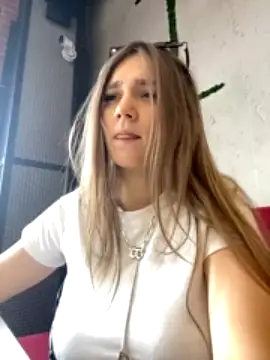 wow_dream naked strip on cam for live sex video chat